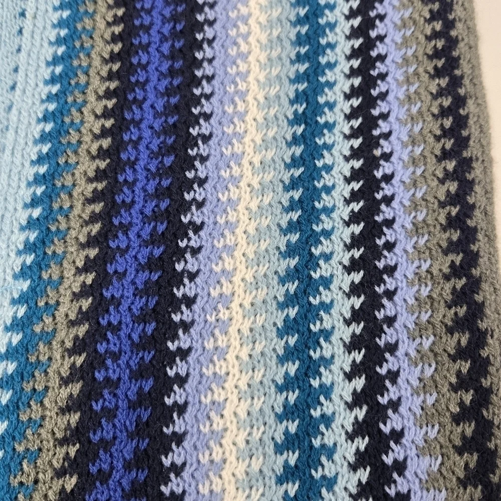 NEW YORK & COMPANY KNITWEAR LONG SCARF FRINGE ENDS BLUE TEAL CROCHET WOMEN OS